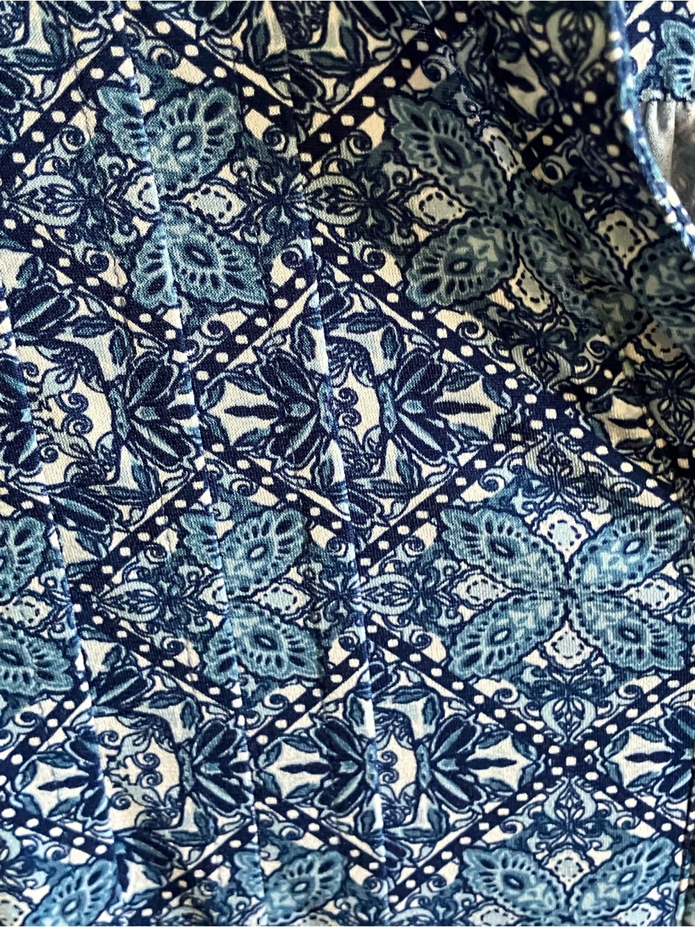 CB established 1962 Blue and White V Neck Tunic Blouse Size M - Picture 3 of 7